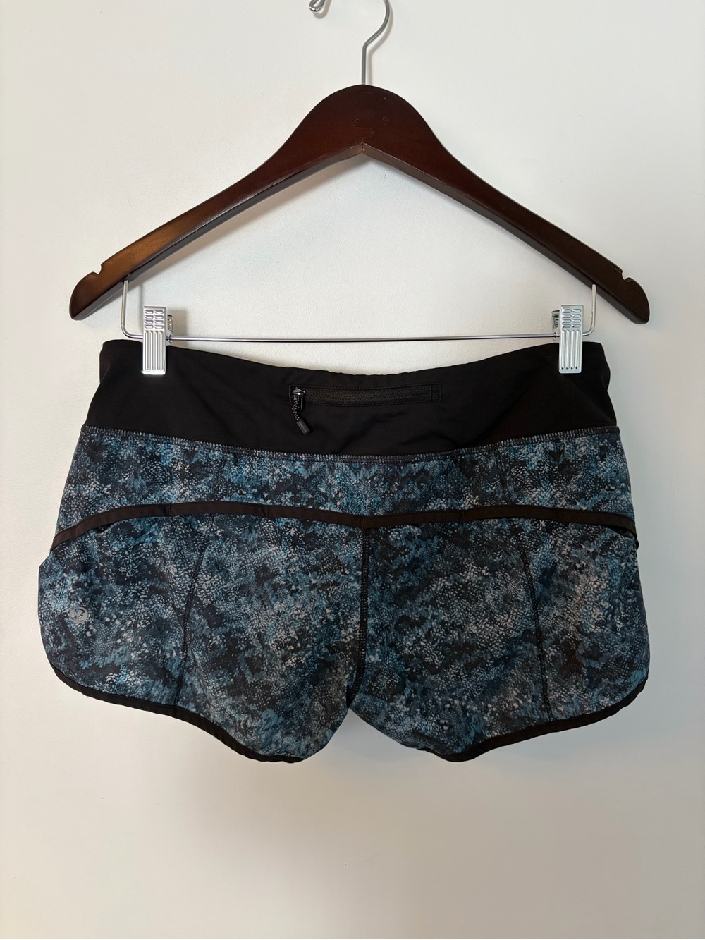 lululemon athletica Black Waistband with Blue Speckle Print Running Shorts - Picture 2 of 4